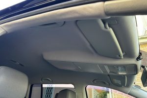 トゥーラン天井張り替え