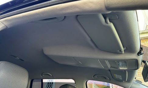 トゥーラン天井張り替え