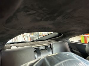 ジャガー天井張り替え